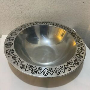 WILTON ARMETALE Reggae 14.5 inch Round Vegetable Bowl